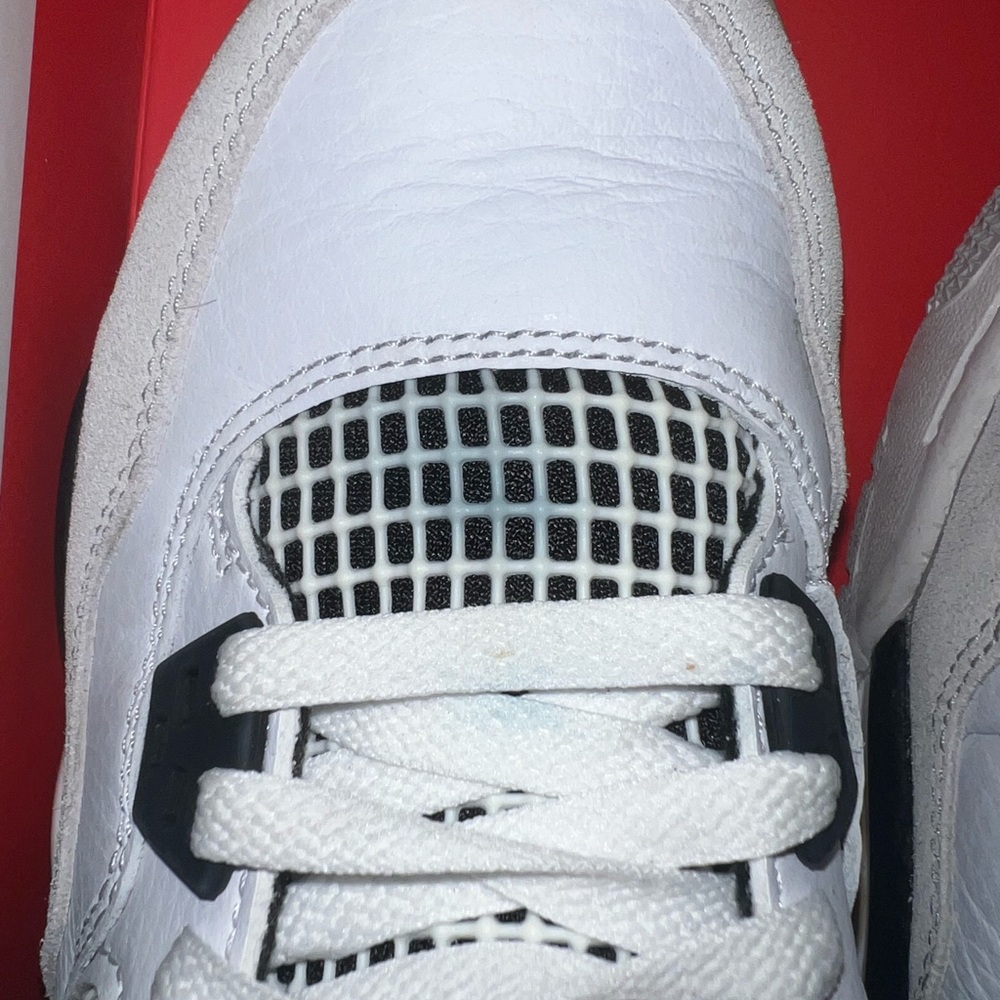 Jordan 4 - Picture 4 of 10